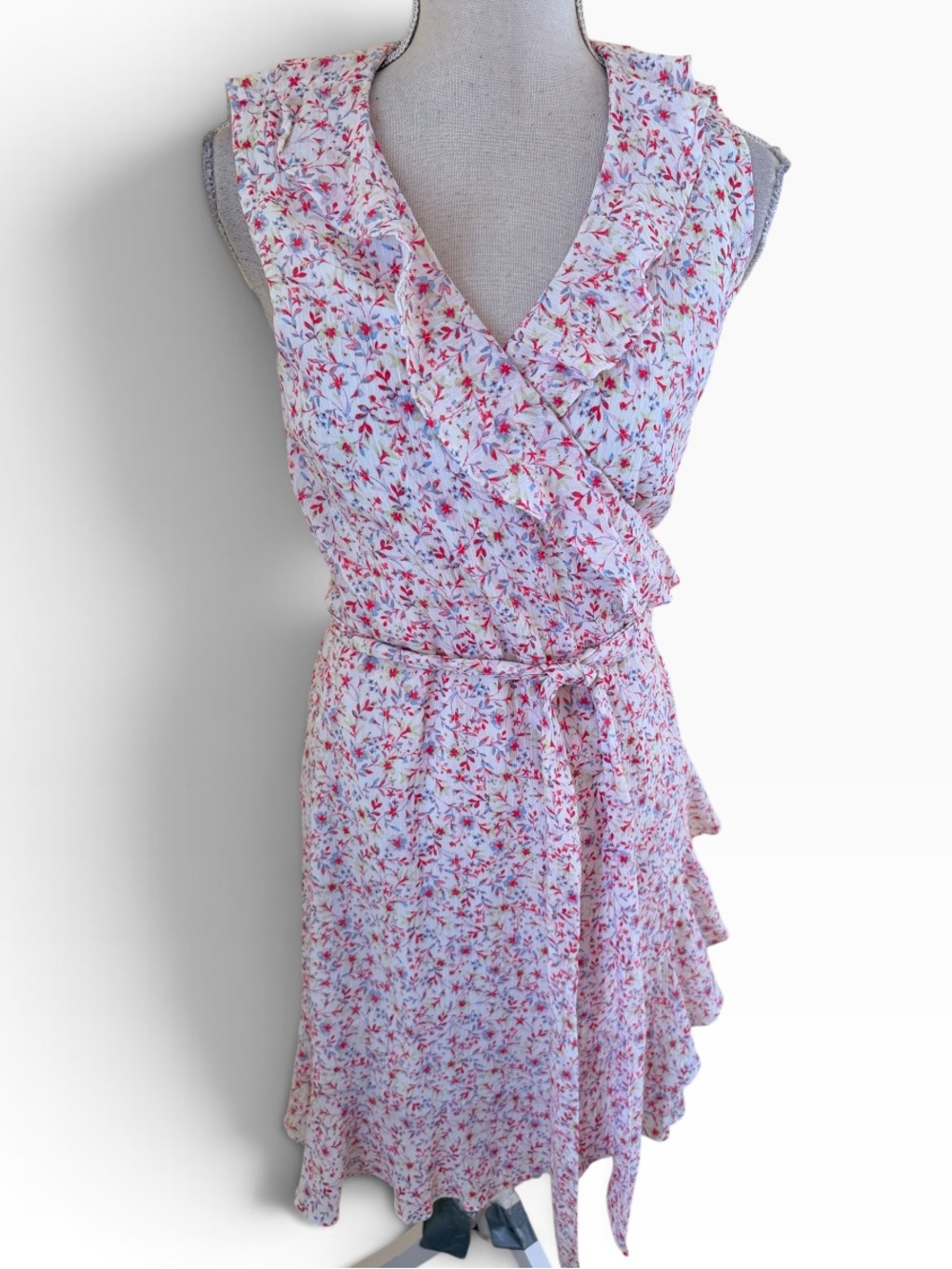 Draper James Sleeveless Pink Ditsy Floral Ruffle Wrap Dress 8